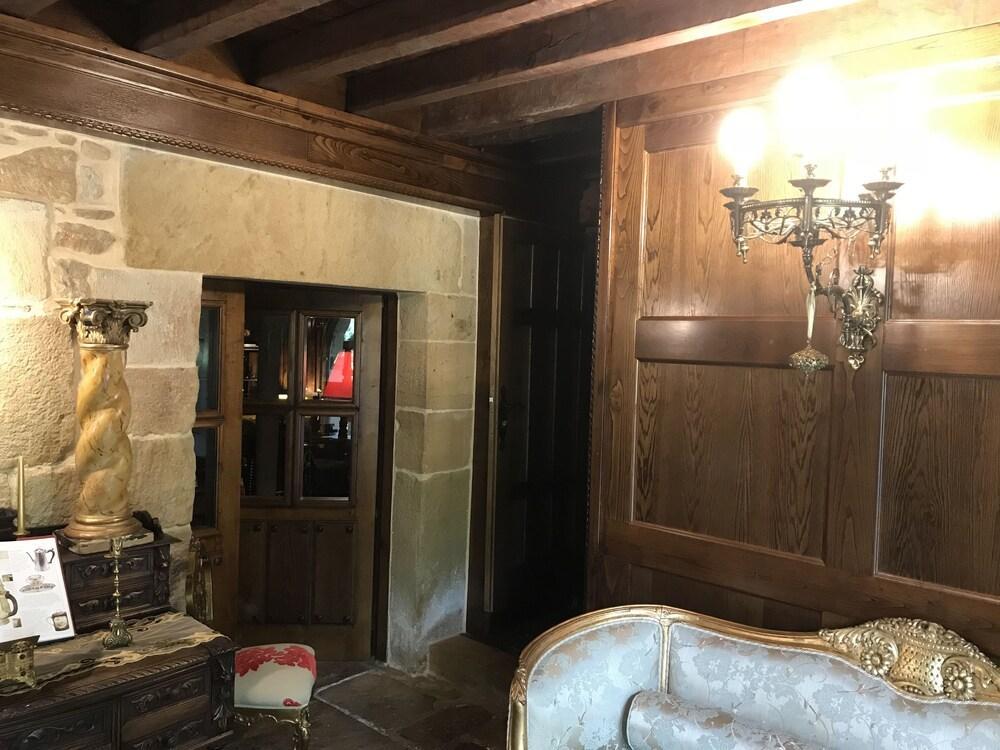 Palacio De Trasvilla Escobedo Εξωτερικό φωτογραφία