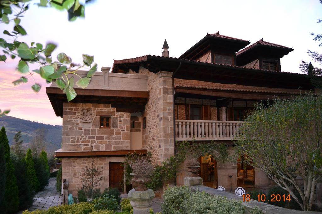 Palacio De Trasvilla Escobedo Εξωτερικό φωτογραφία