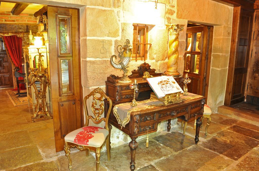 Palacio De Trasvilla Escobedo Εξωτερικό φωτογραφία